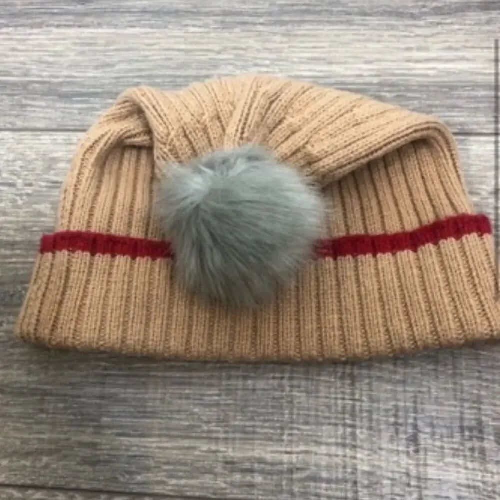 NWOT banana republic tan Pom Pom beanie with love script